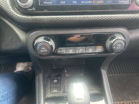 Certified 2022 Nissan Kicks SV image 14