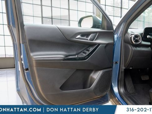 Used 2025 Chevrolet Equinox LT FWD image 16