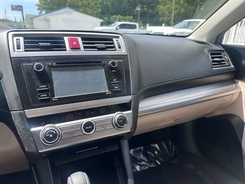 Used 2017 Subaru Outback 2.5i AWD/4WD image 14