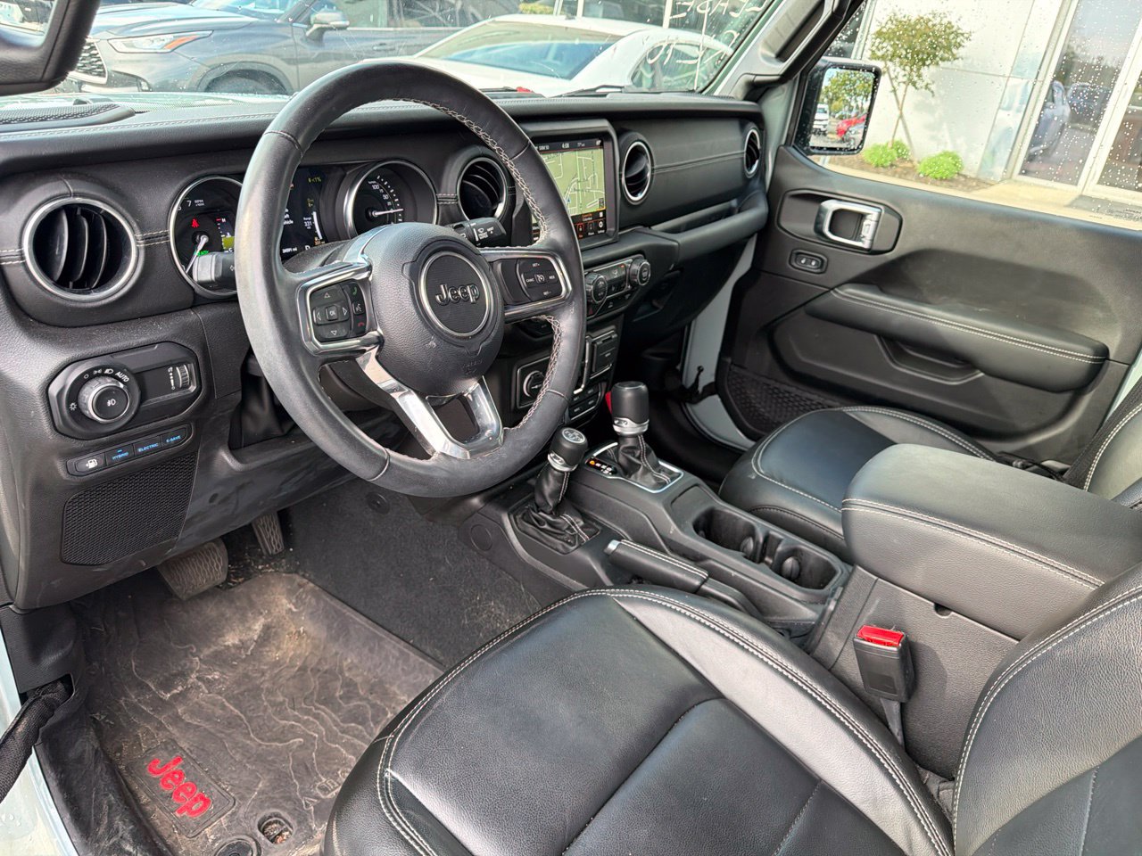 Used 2023 Jeep Wrangler Unlimited Sahara w/ Cold Weather Group AWD/4WD image 13