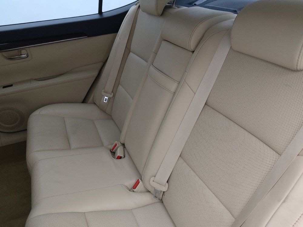 Used 2015 Lexus ES 350 w/ Luxury Package FWD image 18
