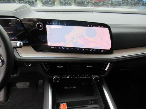 New 2025 Chevrolet Suburban High Country image 20