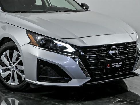 Used 2024 Nissan Altima 2.5 S FWD image 2