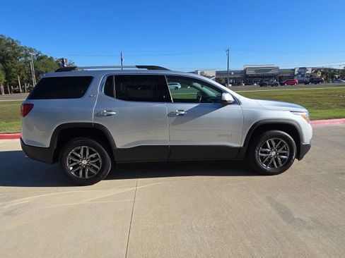 Used 2017 GMC Acadia SLT image 6