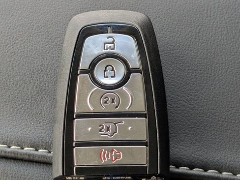 New 2027 Ford Expedition Platinum RWD image 31