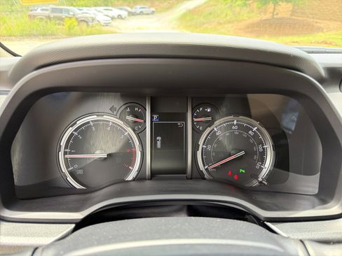 Used 2021 Toyota 4Runner Limited AWD/4WD image 26