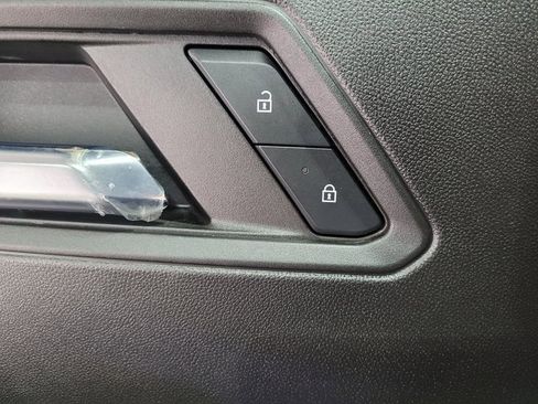 Used 2023 Chevrolet Colorado LT w/ LT Convenience Package III image 43