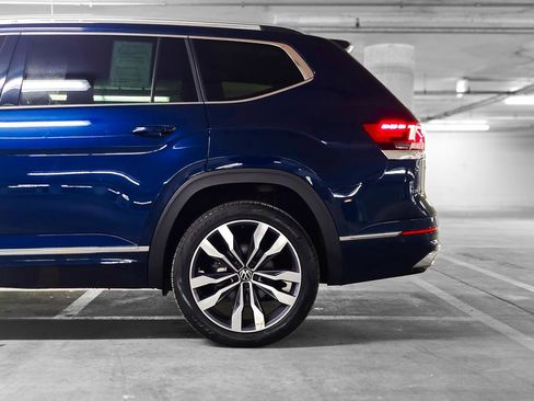 Used 2022 Volkswagen Atlas SEL Premium image 17