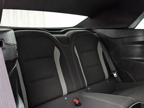 Used 2020 Chevrolet Camaro LT image 18