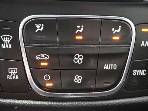 Used 2020 Chevrolet Equinox LT image 26