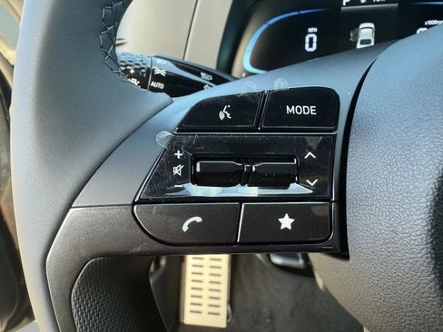 New 2025 Hyundai Elantra Sport image 17