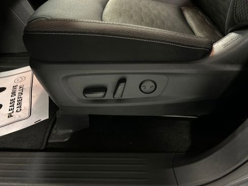 Used 2025 Nissan Pathfinder SV AWD/4WD image 11