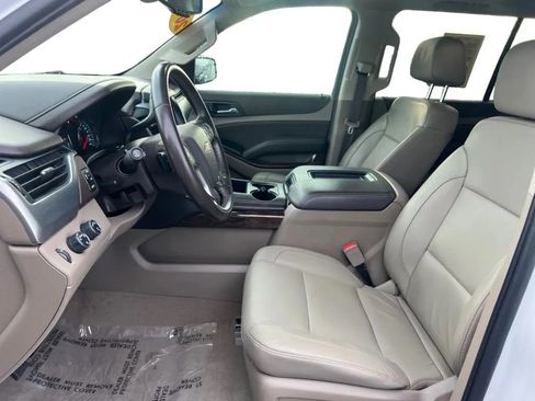 Used 2019 Chevrolet Suburban LT image 9