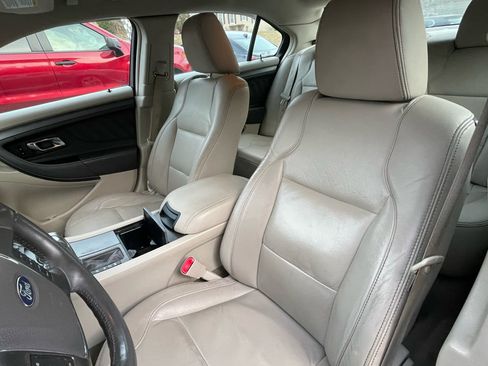 Used 2010 Ford Taurus SEL image 16