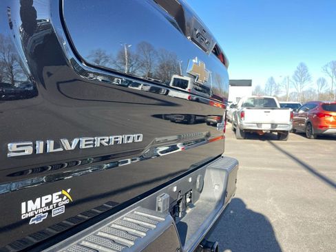 Used 2024 Chevrolet Silverado 1500 High Country w/ Technology Package image 32