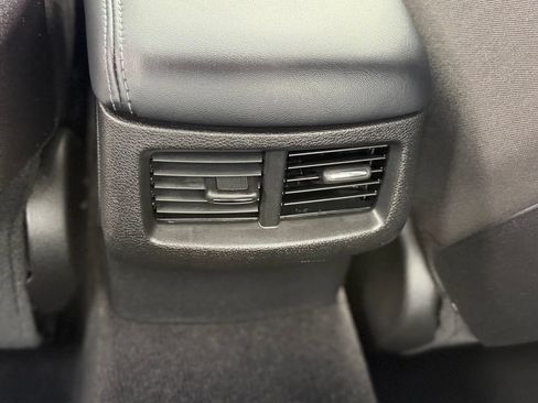 Used 2022 Dodge Challenger R/T RWD image 7