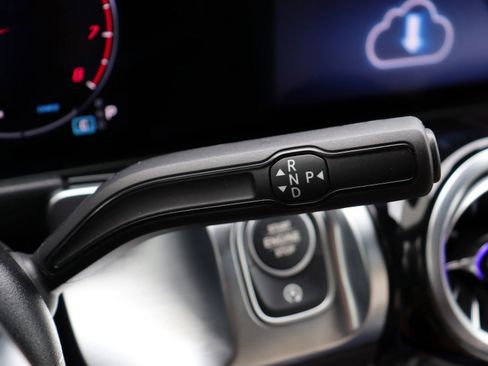 New 2025 Mercedes-Benz GLB 250 image 16