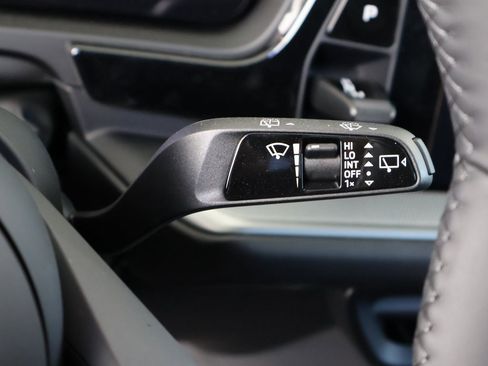 New 2025 Porsche Cayenne S image 33