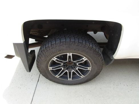 Used 2018 Chevrolet Silverado 1500 LT w/ All Star Edition AWD/4WD image 18