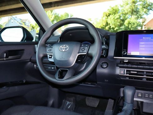 Used 2026 Toyota Camry LE FWD image 31