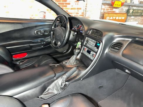 Used 1998 Chevrolet Corvette Convertible w/ Memory Pkg RWD image 76