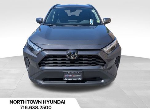 Used 2025 Toyota RAV4 XLE AWD/4WD image 5