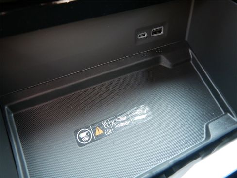 New 2025 GMC Yukon XL Elevation image 12