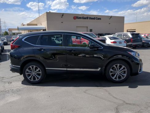 Used 2022 Honda CR-V Touring image 2