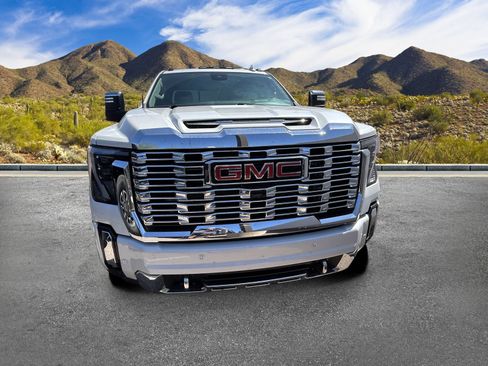 Used 2024 GMC Sierra 3500 Denali w/ Denali Reserve Package AWD/4WD image 3
