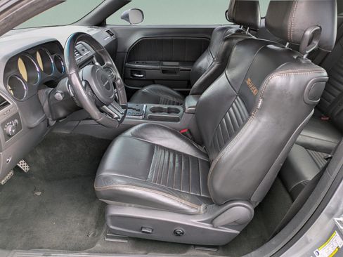 Used 2014 Dodge Challenger R/T image 16