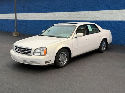 Used 2005 Cadillac De Ville w/ Limited Edition Package FWD image 3