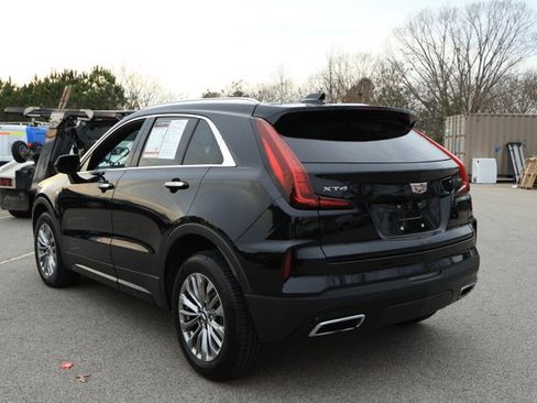 Used 2024 Cadillac XT4 Premium Luxury image 8