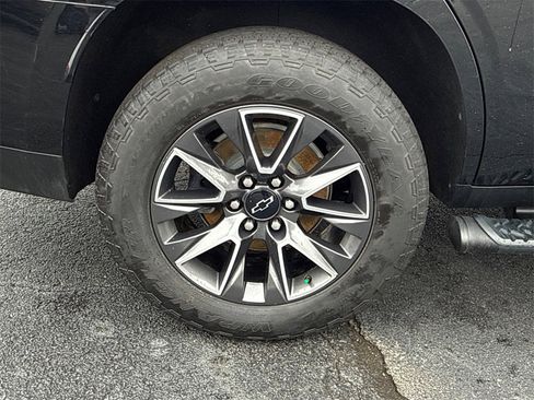 Used 2021 Chevrolet Tahoe Z71 w/ Rear Media and Nav Package image 18