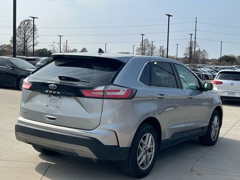 Used 2024 Ford Edge SEL image 12