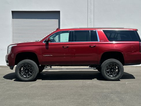 Used 2018 GMC Yukon XL SLE w/ SLE Value Package AWD/4WD image 7