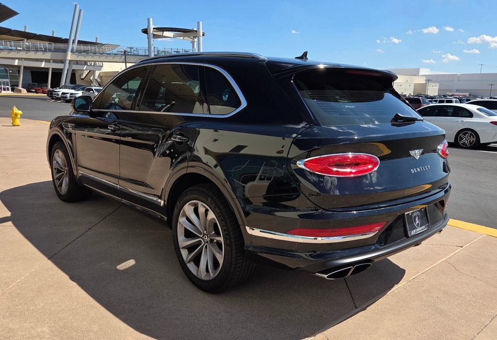 Used 2021 Bentley Bentayga AWD/4WD image 7