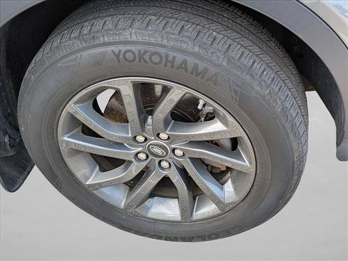 Used 2019 Land Rover Discovery Sport AWD/4WD image 6