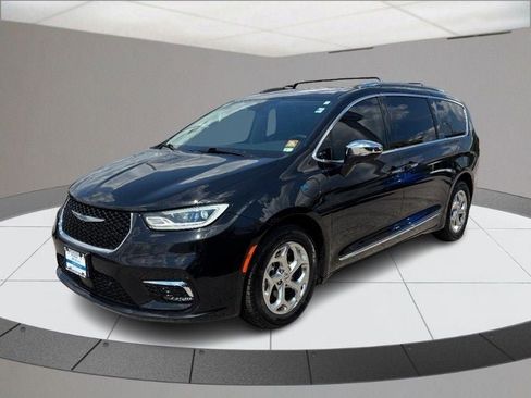 Used 2021 Chrysler Pacifica Limited w/ Premium & Safety Sphere Group image 8