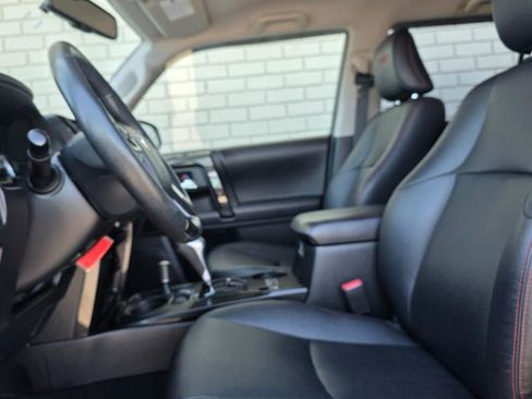 Used 2018 Toyota 4Runner TRD Off-Road Premium AWD/4WD image 11