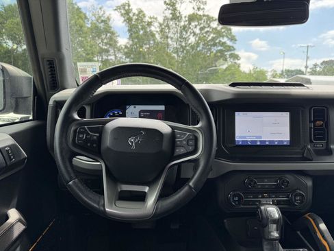 Used 2023 Ford Bronco Badlands image 19