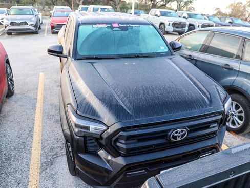 Used 2025 Toyota Tacoma SR5 w/ SR5 Upgrade Package image 6