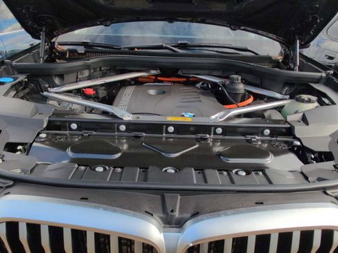 New 2026 BMW X5 xDrive50e w/ Climate Comfort Package image 14