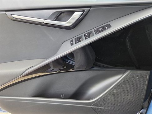 Used 2025 Kia Niro EX image 15