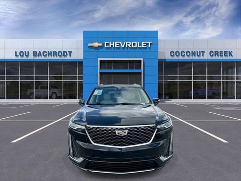 Used 2021 Cadillac XT6 Premium Luxury image 3