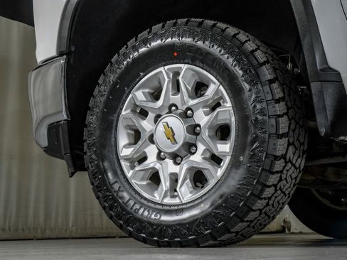 Used 2022 Chevrolet Silverado 2500 LT w/ Convenience Package AWD/4WD image 47