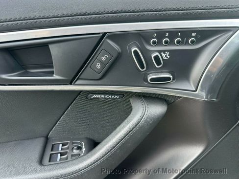 Used 2018 Jaguar F-TYPE Coupe image 16