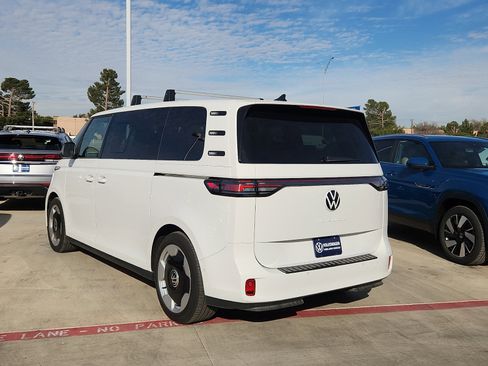 Used 2025 Volkswagen ID. Buzz Pro S image 5