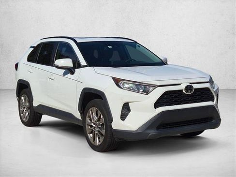 Used 2019 Toyota RAV4 XLE Premium w/ Cold Weather Package FWD image 3