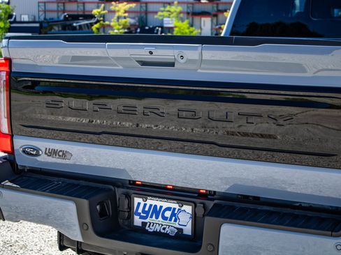 Used 2026 Ford F450 Platinum w/ FX4 Off-Road Package AWD/4WD image 15