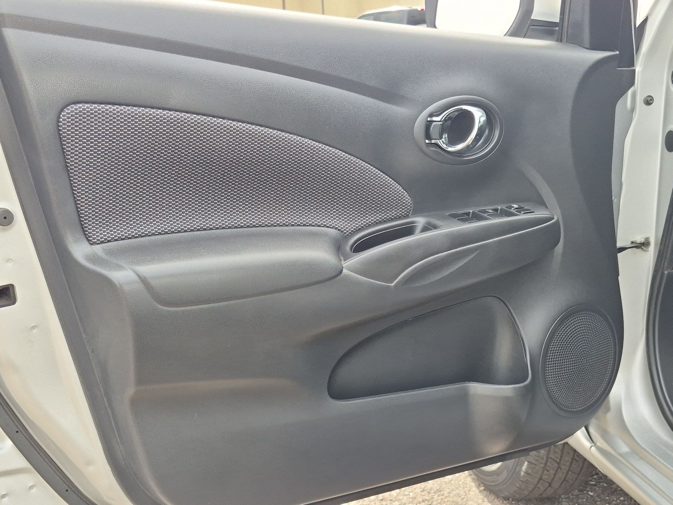 Used 2018 Nissan Versa SV FWD image 11